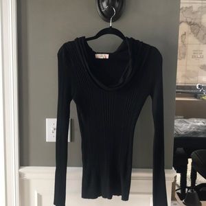 Long sleeve fancy sweater.